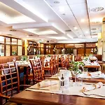 Qubus Hotel 3*