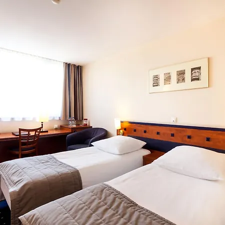 Qubus 4* Legnica