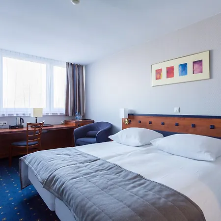Qubus Hotell 3*