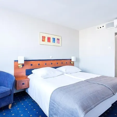 Qubus Hotel 3*