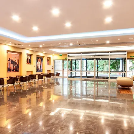Qubus Hotel 3*