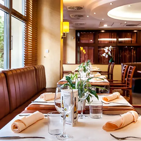Qubus Hotel 4*