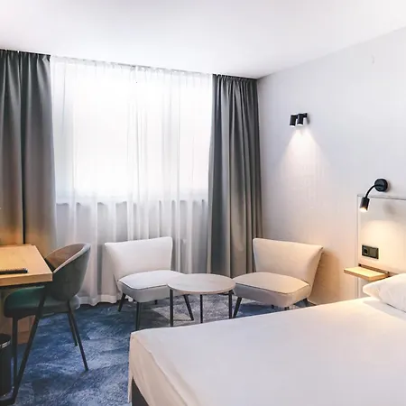 Hotell Qubus Legnica