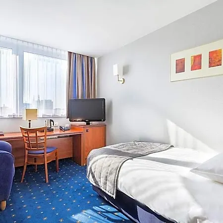 Qubus Hotel 3*