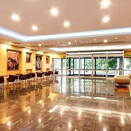 Hotel Qubus