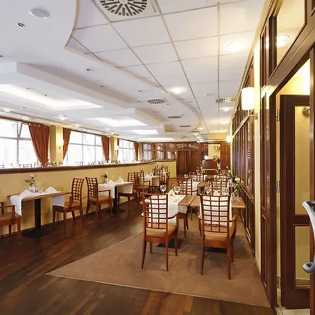 Qubus 4* Legnica